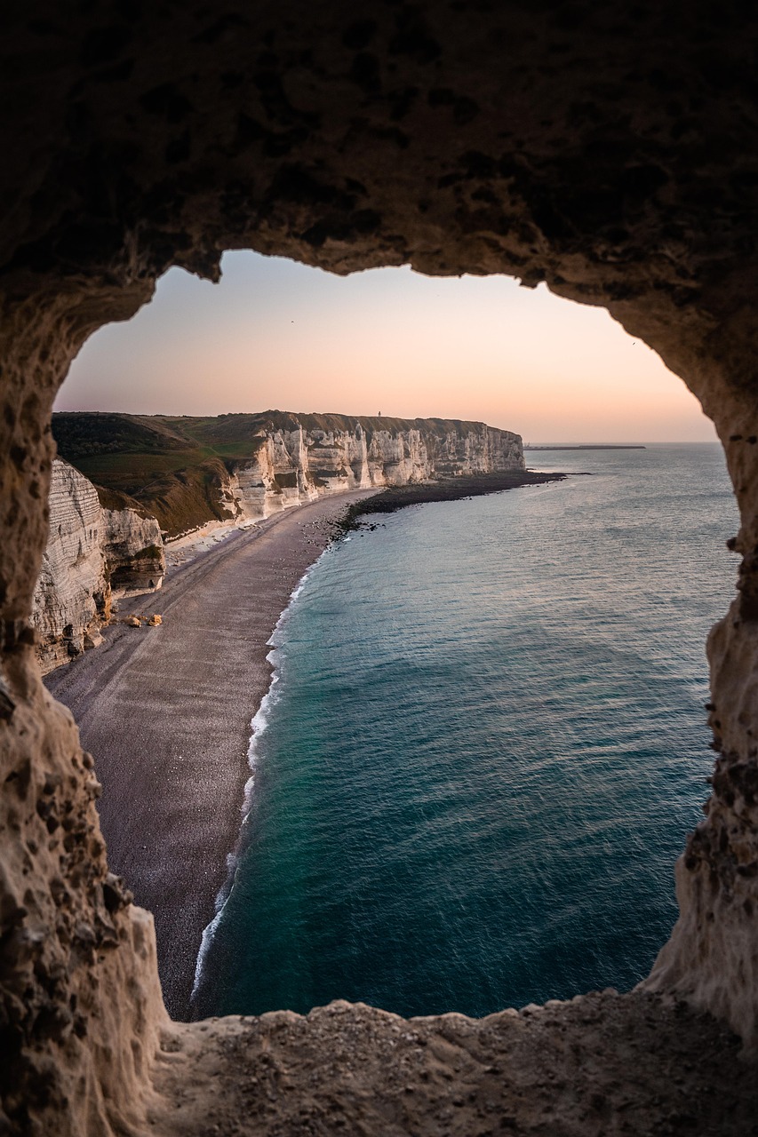 ansgarscheffold-etretat-4538160_1280
