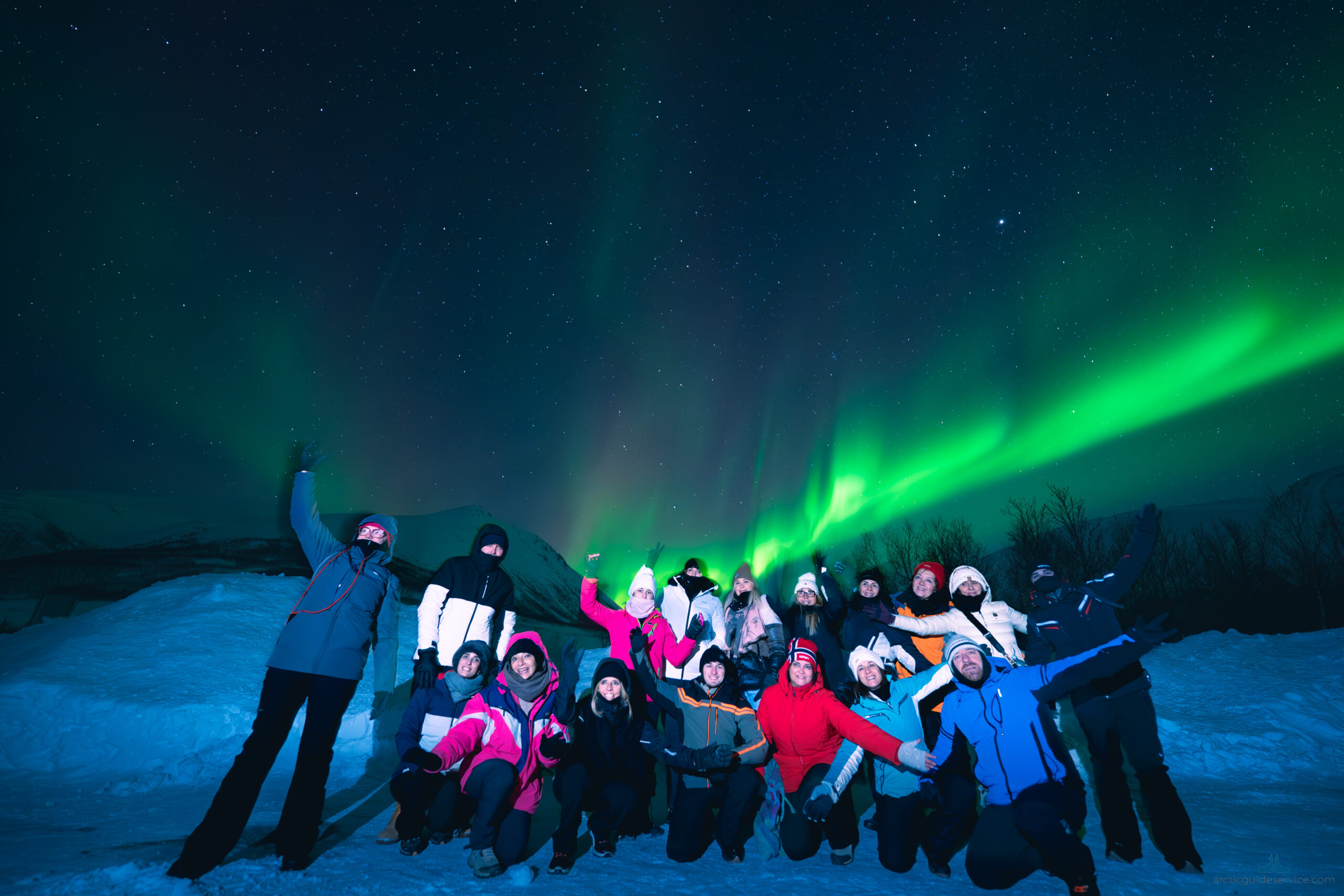 aurora-boreale-norvegia-gruppo-serendipity.jpg Il nostro gruppo sotto l'aurora boreale in Norvegia durante un nostro viaggio